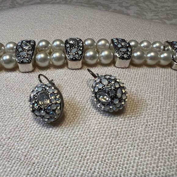 Bracelet and earring set crystal embellished double row faux pearl silver toned - Picture 3 of 9